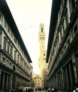 Firenze, Palazzo Vecchio sullo sfondo delle due ali della Galleria degli Uffizi